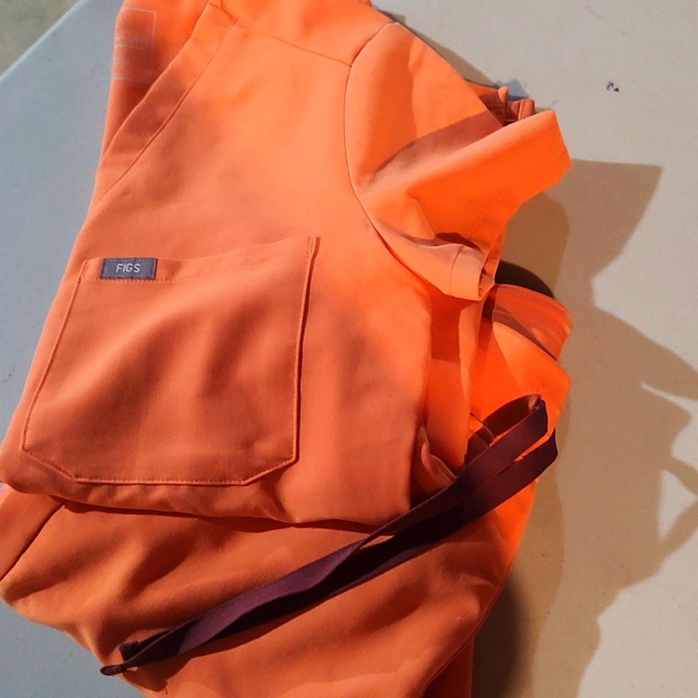 Figs xxs orange scrubs jogger pants and top